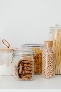 Kaboompics - Chocolate chip cookies in a jar and chickpeas