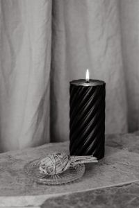 Kaboompics - Black candle - sage - marble table