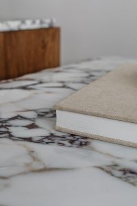 Side coffee table - marble calacatta viola - book