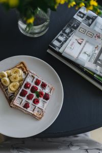 Kaboompics - Waffles with raspberries and banana