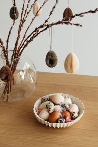 Contemporary and minimalist Easter decorations at home