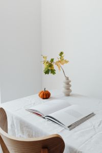 Kaboompics - Oak leaves - pumpkin - book