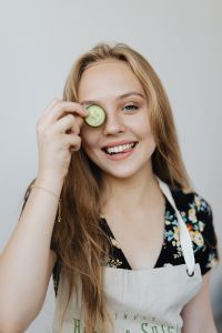Kaboompics - Smiling teen girl