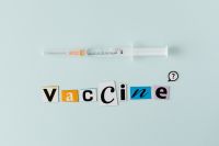 Kaboompics - Vaccine background with syringe
