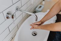 Kaboompics - Washing of hands under running water