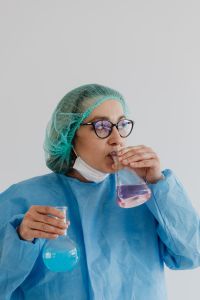 Female scientist - laboratory menzies