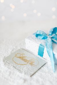Kaboompics - Christmas gift, blue ribbon, thank you card