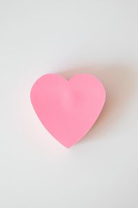 Kaboompics - Pink heart
