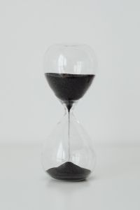 Kaboompics - Timekeepers - watch - hourglass - alarm clock