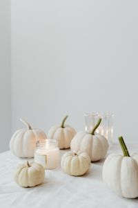 Kaboompics - White pumpkins - candle