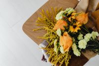 Kaboompics - Bright autumn backgrounds - pumpkins - flowers - candle