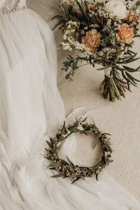 Kaboompics - Wedding dress - head garland of fresh flowers - bouquet