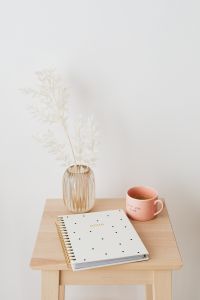 Kaboompics - Calendar & Coffee