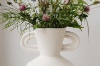 Kaboompics - Clover - Field flowers - Wild flowers - ceramic vase
