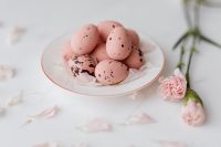Kaboompics - Pink Chocolate Eggs - Easter