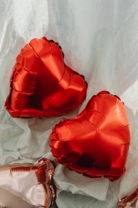 Valentine's Day backgrounds - gift - roses - flowers - heart balloons