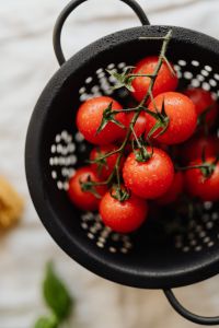 Kaboompics - Cherry tomatoes - garlic - basil