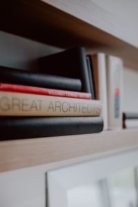 Kaboompics - Architecture books on the shelf