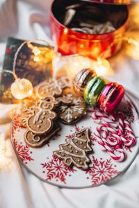 Kaboompics - Christmas ornament cookies