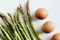 Kaboompics - Asparagus & eggs