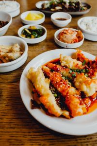 Kaboompics - Prawns tempura with sweet chili dip - Ssaeu kkanpunggi
