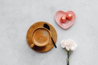 Kaboompics - Cup of coffee & pralines