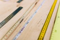 Kaboompics - Close-ups of rulers on a wooden table