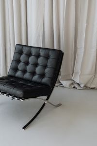 Black leather chair - Ludwig Mies van der Rohe - Lounge chair - Barcelona chair