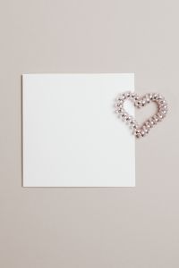 Kaboompics - Empty card - copy space - hearts
