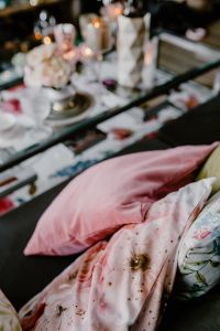 Kaboompics - Pink pillows