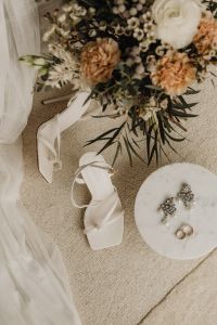 Kaboompics - Jewelry - earrings- wedding rings - shoes