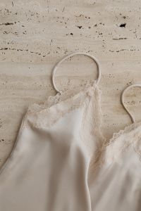 Kaboompics - Cream nightgown with lace trim