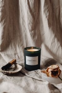 Kaboompics - Candle - palo santo - linen fabric