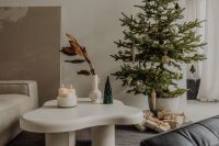 Elegant Christmas Gift Wrapping and Home Decor Ideas - Simple and Festive Holiday Inspirations