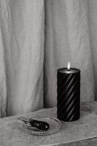 Kaboompics - Black candle - palo santo - marble table