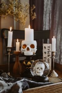 Kaboompics - Halloween Decorations & Candles