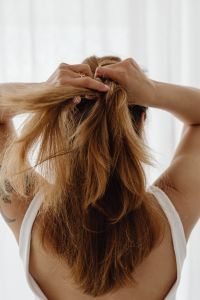 Kaboompics - Brushing hair and making hairstyles - hair care