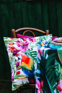 Kaboompics - Tropical Pillow with Parrot