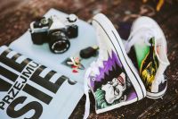 Kaboompics - Comic book sneakers with a camera and a magazine