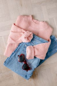 Kaboompics - Flat lay collage - women's modern casual outfit, pink sweater, jeans, sunglasses