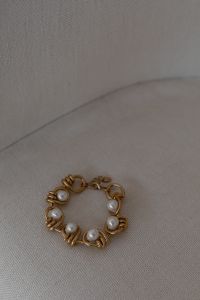 Bracelet made of pearls
