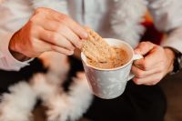 Kaboompics - Drinking coffee with milk and cookies in a holiday mood