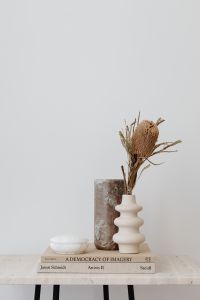 Kaboompics - Marble vase - alabaster - dried banksia flower