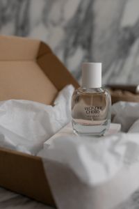 Stylish UGC-Influenced Perfume Bottle - Chic Free Stock Photo