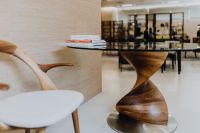 Kaboompics - Glass and wood table with chair