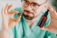 Kaboompics - Male  doctor with essential oil