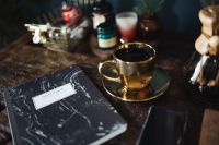 Kaboompics - Notebook, cup of coffee, glasses, Chemex, keyboard, iPhone