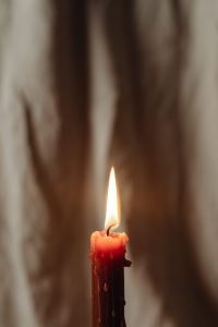 Kaboompics - Candle - fire - terracotta - linien