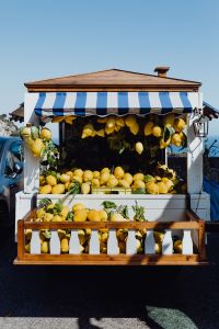 Kaboompics - Lemon stall along the Amalfi Drive
