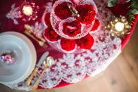 Table Decorations for Valentine: Red Roses